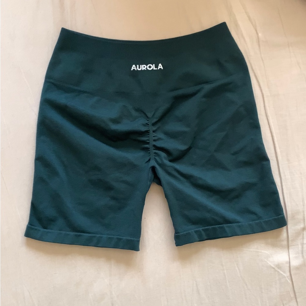 Aurola Shorts